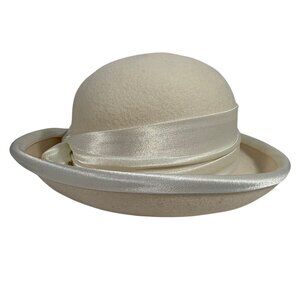 Vintage DEBORAH Winter White Felt Bowler Hat Satin Ribbon Band USA Womens